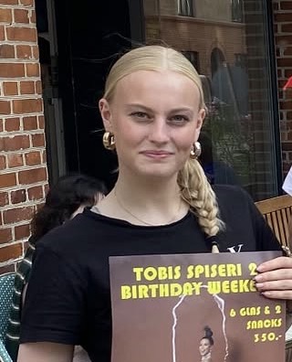 Ida Ronaldo. Tjener på Tobis Spiseri